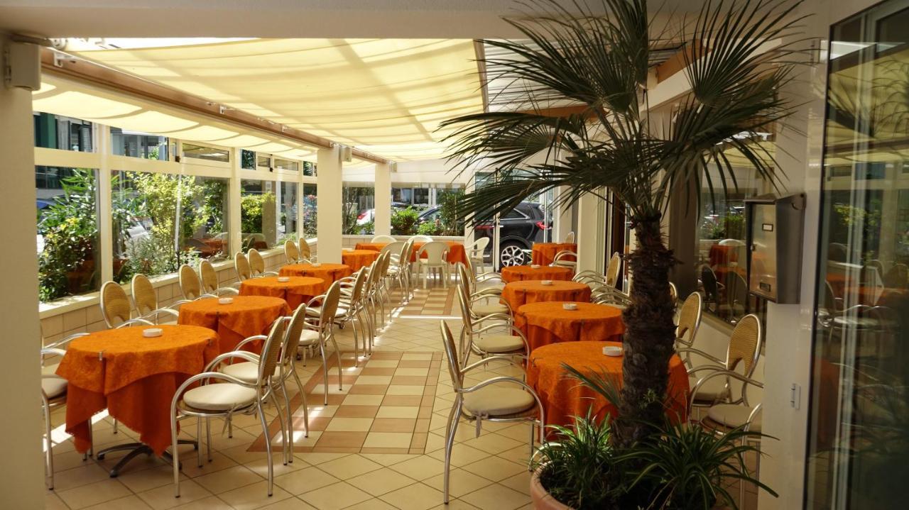 Hotel Record Riccione Exterior photo